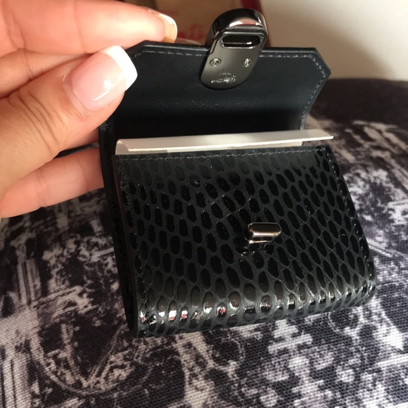 Authentic Christian Louboutin AirPods Pro case - Picture 5 of 8